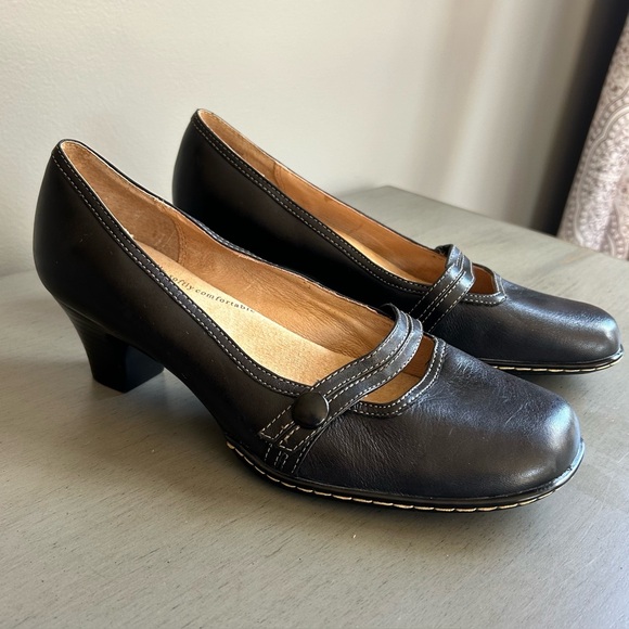 Softspots Mary Jane Black Button Detail Square Toe Leather Heel Pump Sz 7.5 WW - Picture 3 of 13